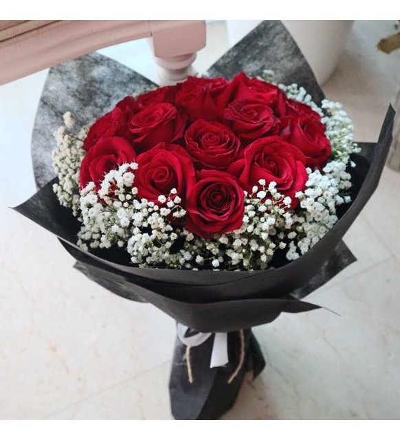kirmizi-gul-buketi-roses